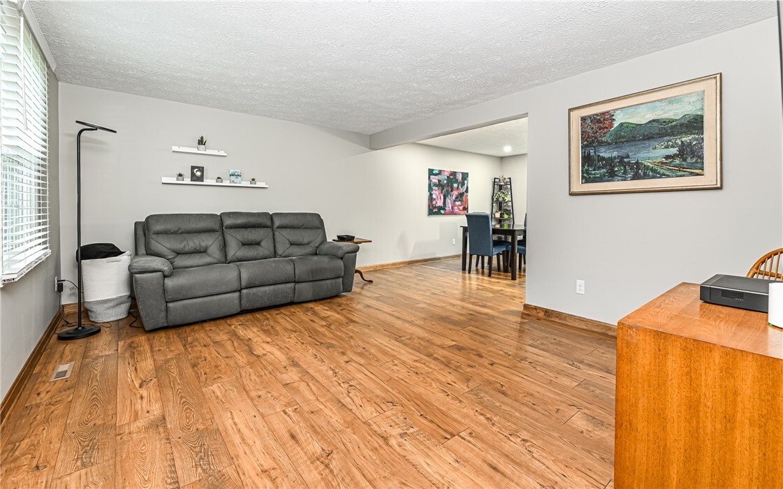 Property Photo: 2430 Sapling St PA 15116