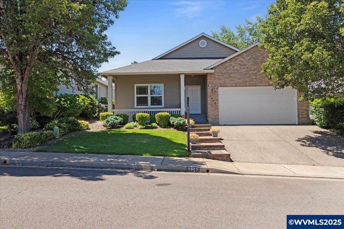 Property Photo: 5903 Ballymeade St SE OR 97306