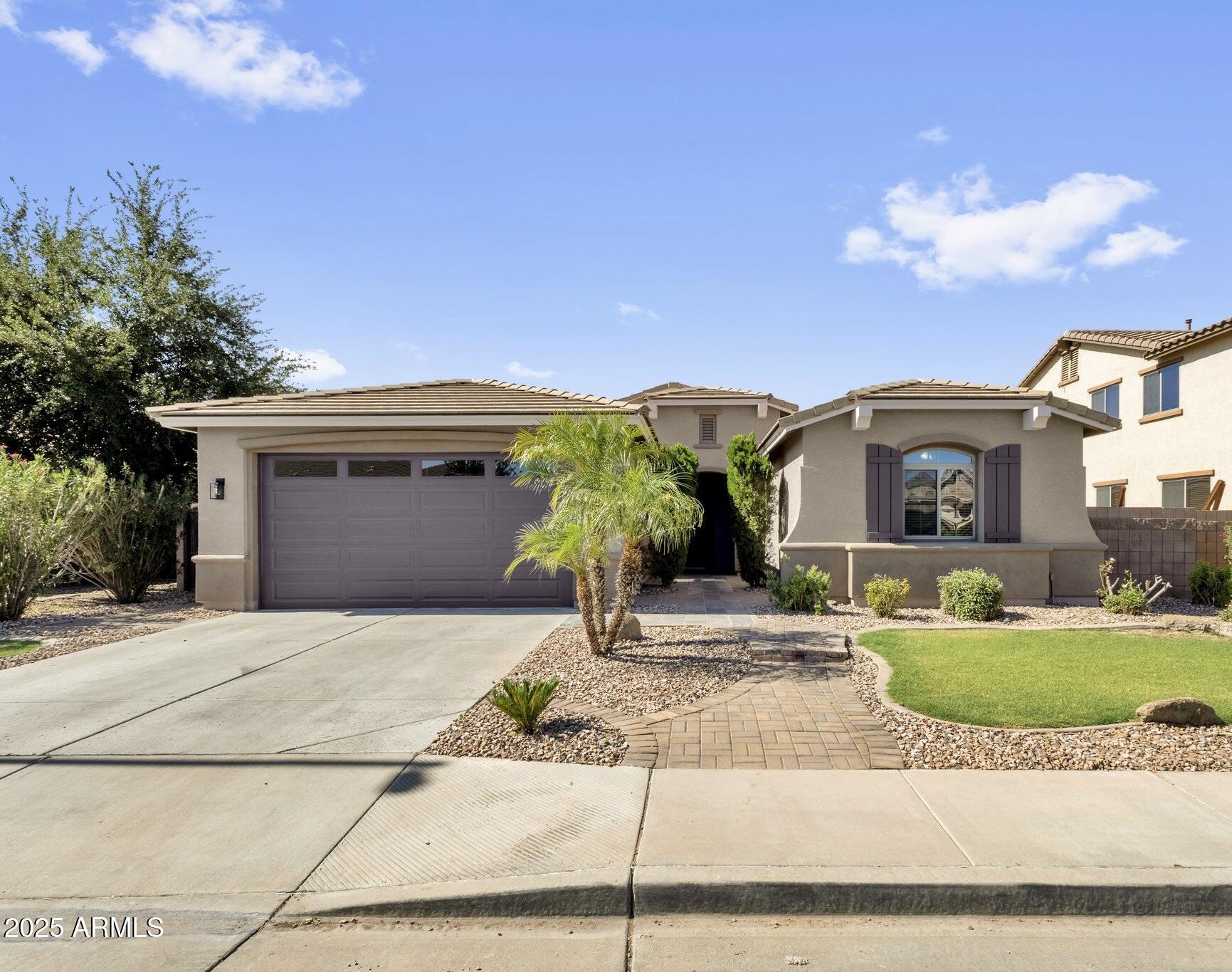 Property Photo:  611 W Powell Way  AZ 85248 