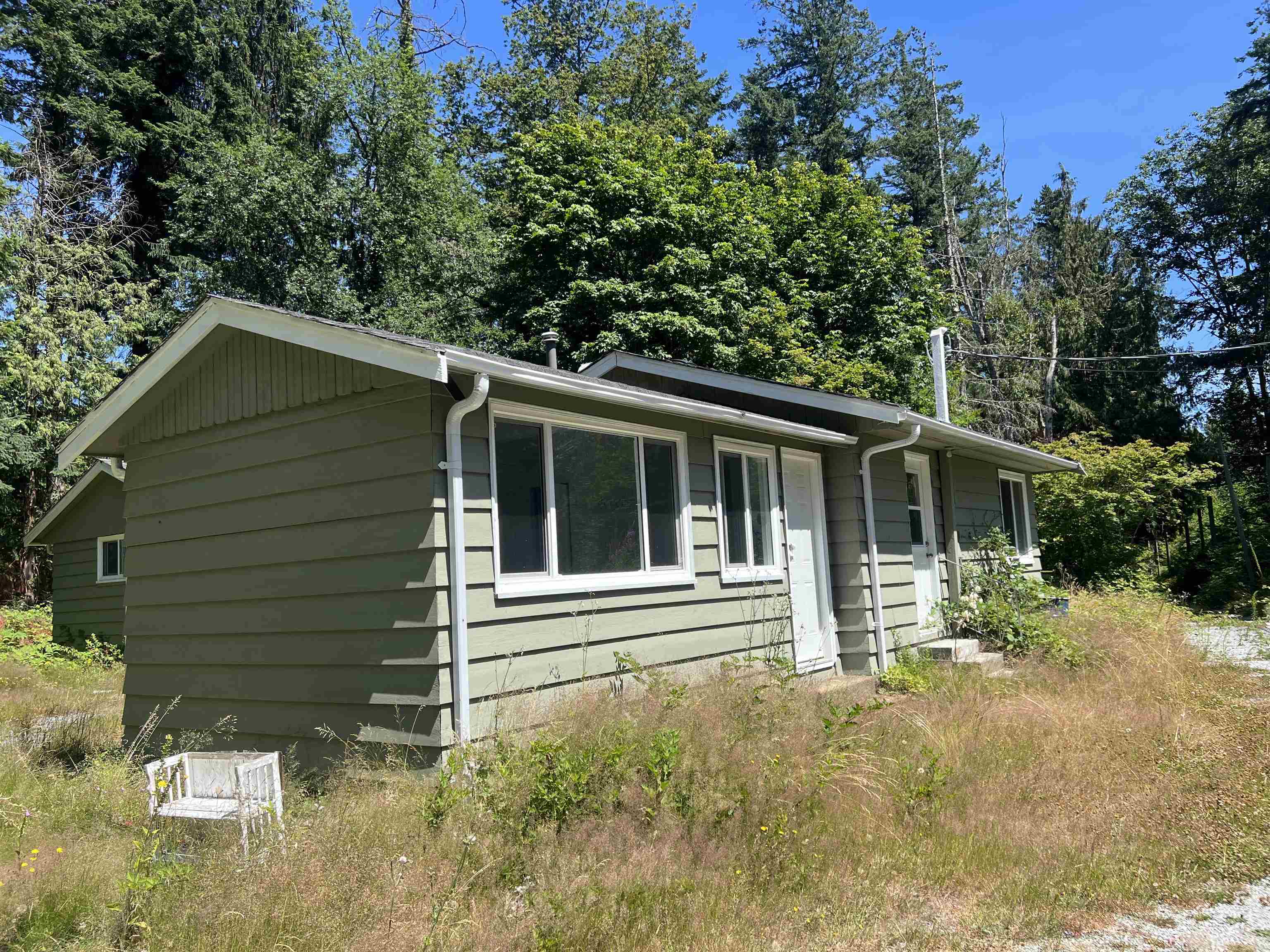 Property Photo: 1759 136 Street BC V4A 4E3