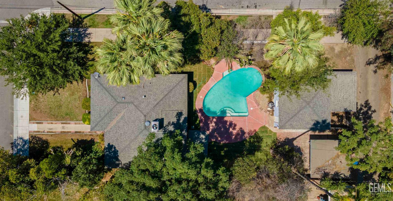 Property Photo: 1730 Olive Street CA 93301