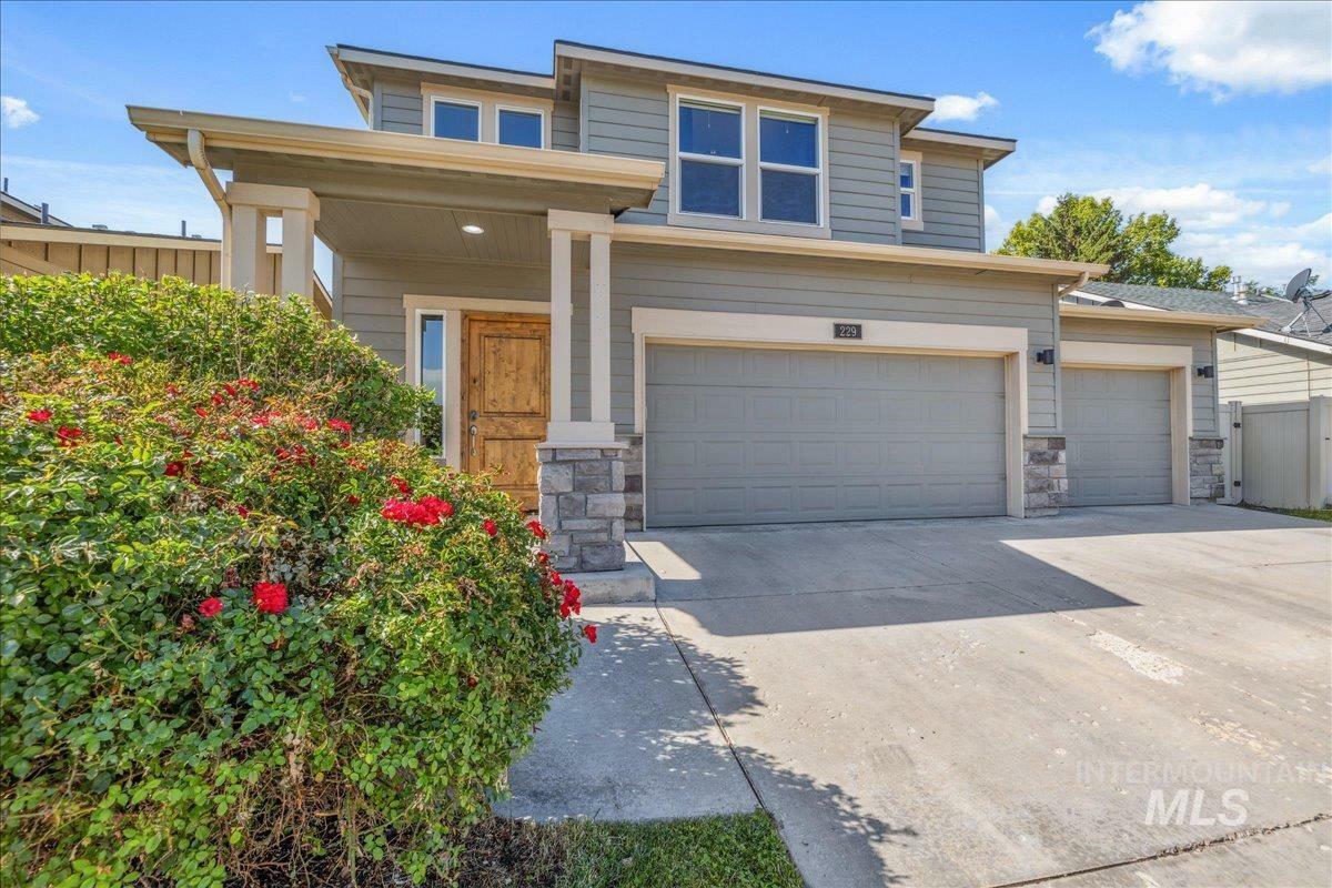 Property Photo: 229 E Whitespur St. ID 83642
