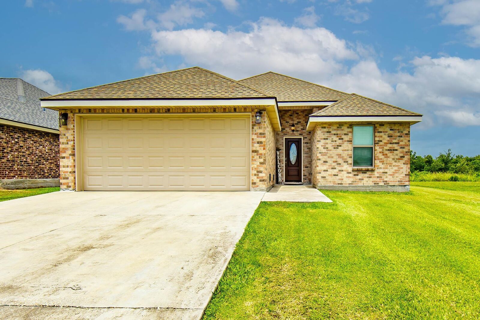 Property Photo: 382 Galvez Lane LA 70363