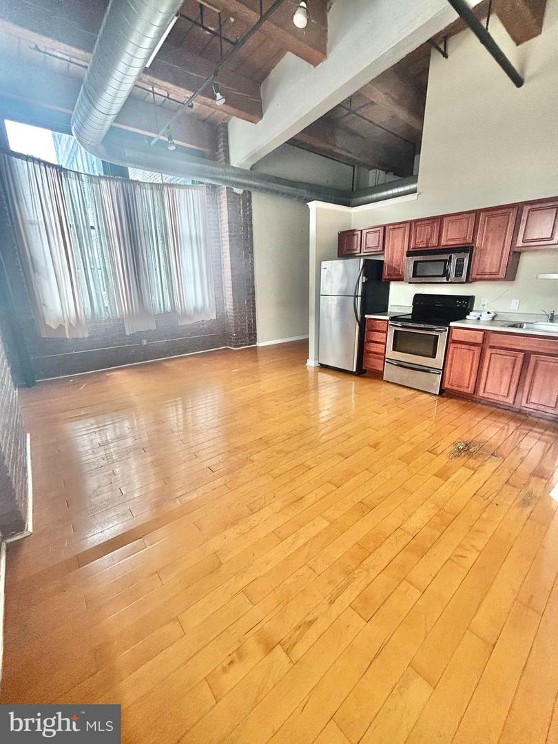 1010 Arch Street 511  Philadelphia PA 19107 photo