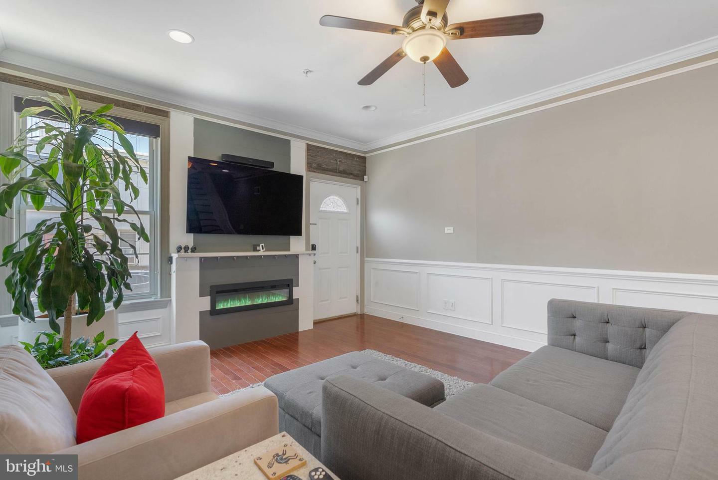 Property Photo: 535 Mifflin Street PA 19148