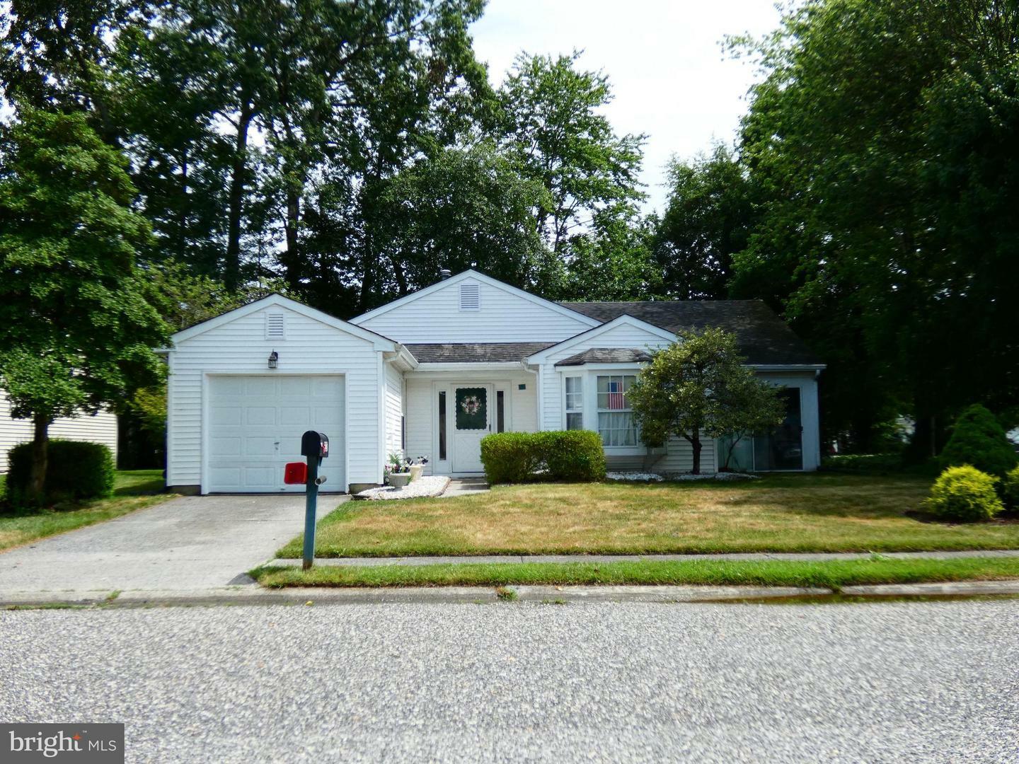 Property Photo:  227 Lantern Place  NJ 08087 