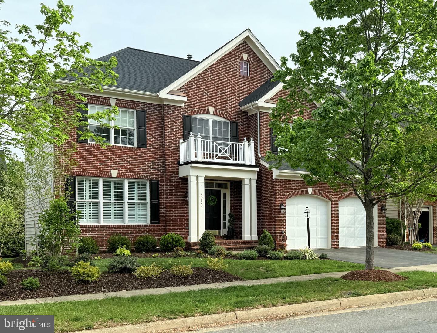 Property Photo: 43844 Goshen Farm VA 20176