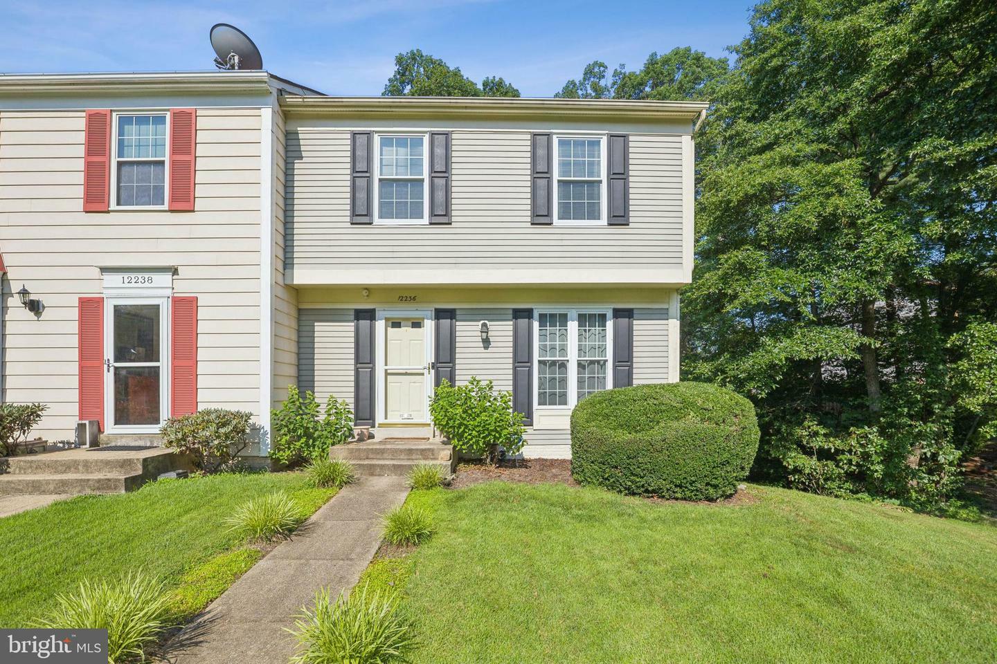 Property Photo: 12236 Ivy League Court VA 22192