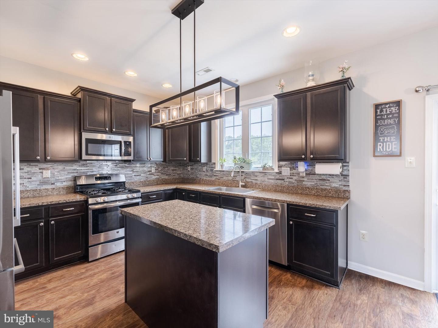 Property Photo: 37 Rosy Ridge Court PA 18969