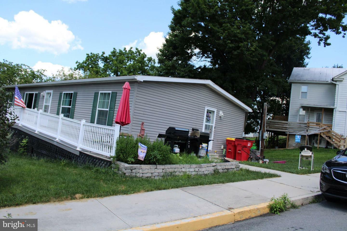 12 Broad Street  Newville PA 17241 photo