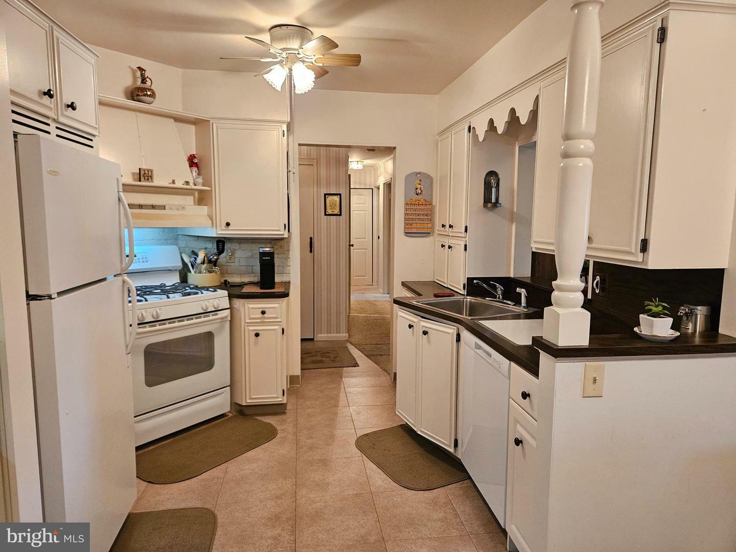 Property Photo: 1801 Cambridge Avenue A-22 PA 19610