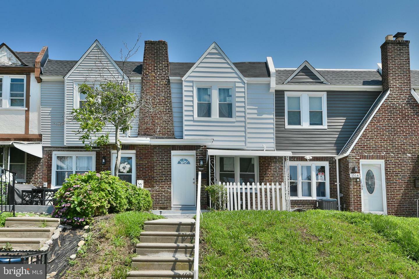 Property Photo: 1520 E Mayland Street PA 19138
