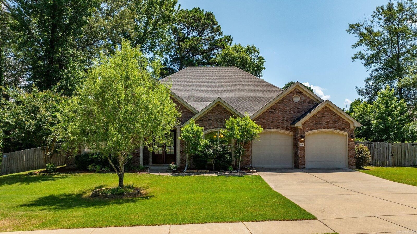Property Photo:  918 Hunter Lee Drive  AR 72022 
