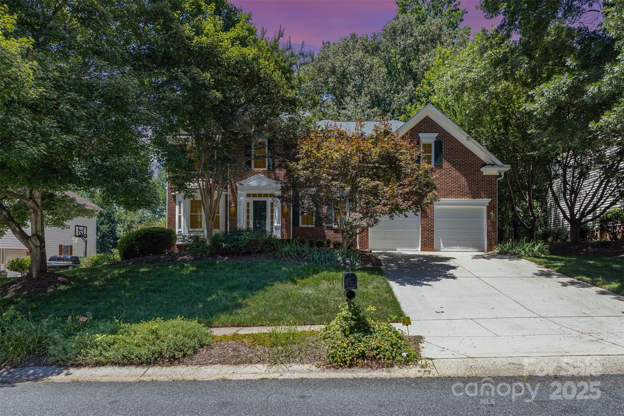 Property Photo: 2919 Shady Reach Lane NC 28214