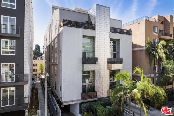 7062 Hawthorn Ave  Los Angeles CA 90028 photo