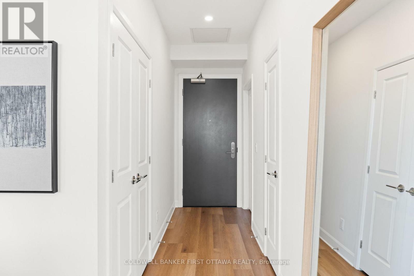 Property Photo: 530 Pimiwidon Street 104 ON K1K 5B4
