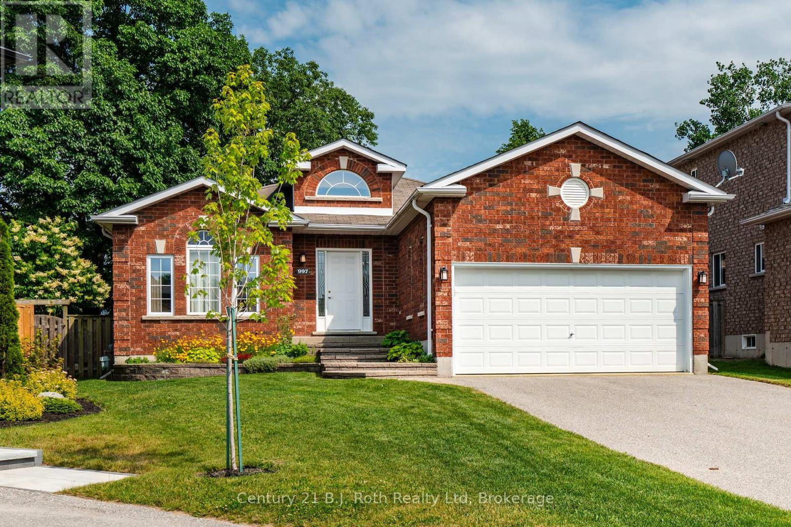 Property Photo: 997 Whitney Crescent ON L4R 5N3