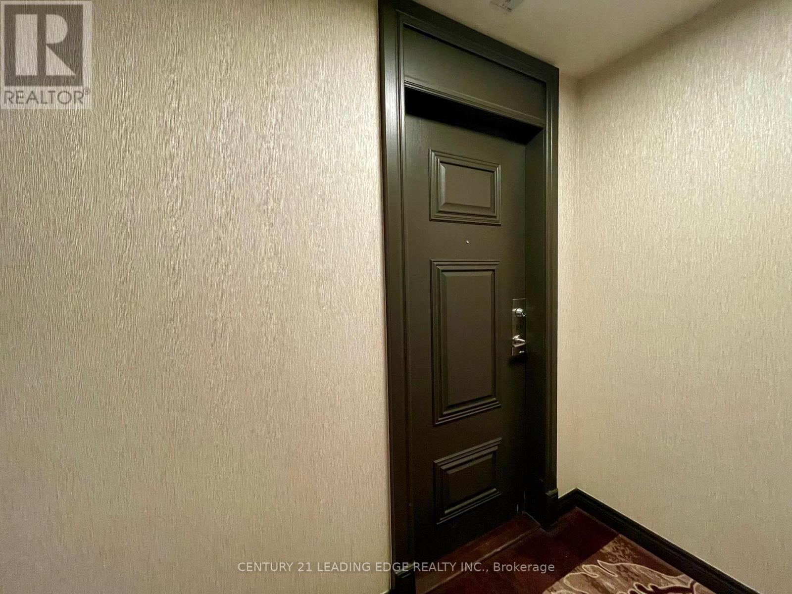 Property Photo: 28 Olive Avenue 1611 ON M2N 7E6