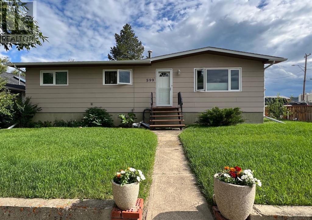 Property Photo: 599 3 Avenue West AB T0J 0Y3