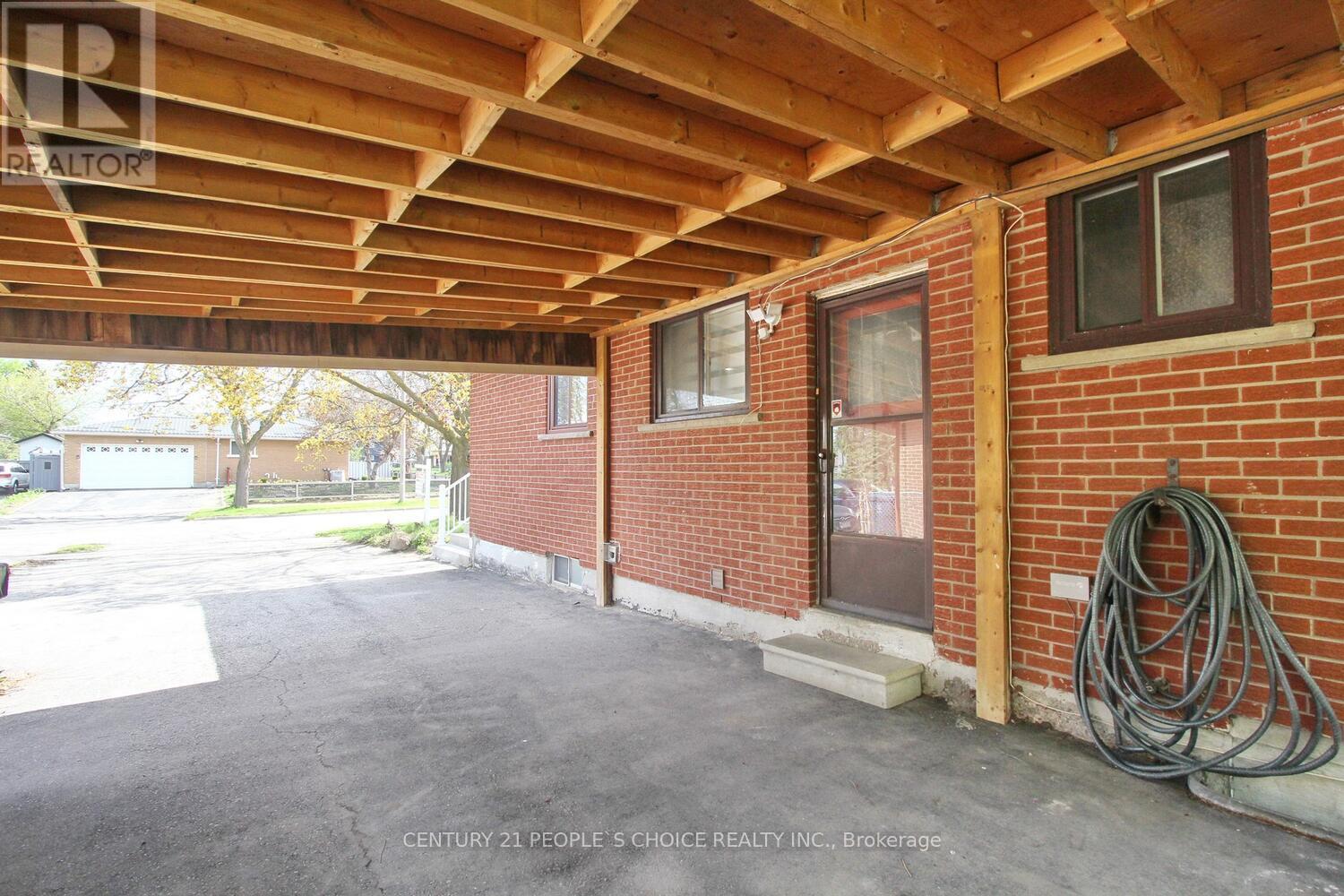 Property Photo:  6 Midhurst Drive  ON M9V 1Z7 