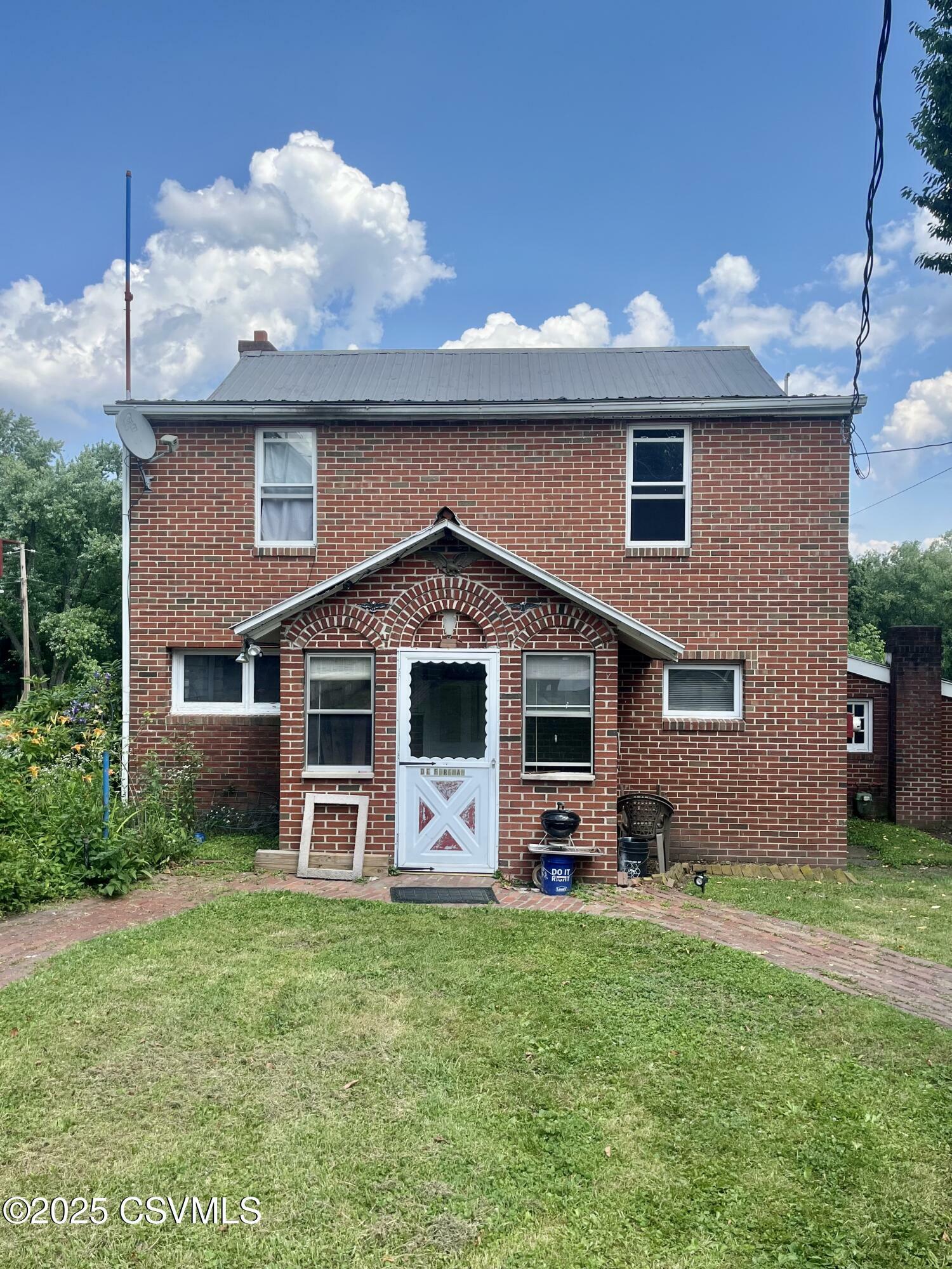 208 S Water Street  Selinsgrove PA 17870 photo