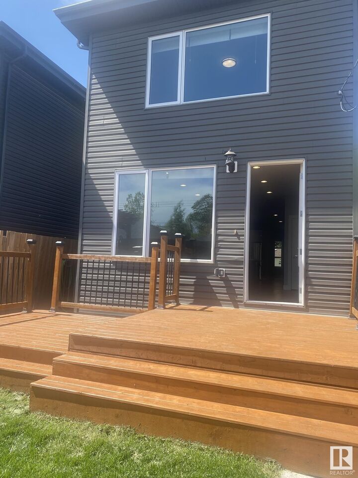 Property Photo:  11031 132 Street NW  AB T5M 1E4 
