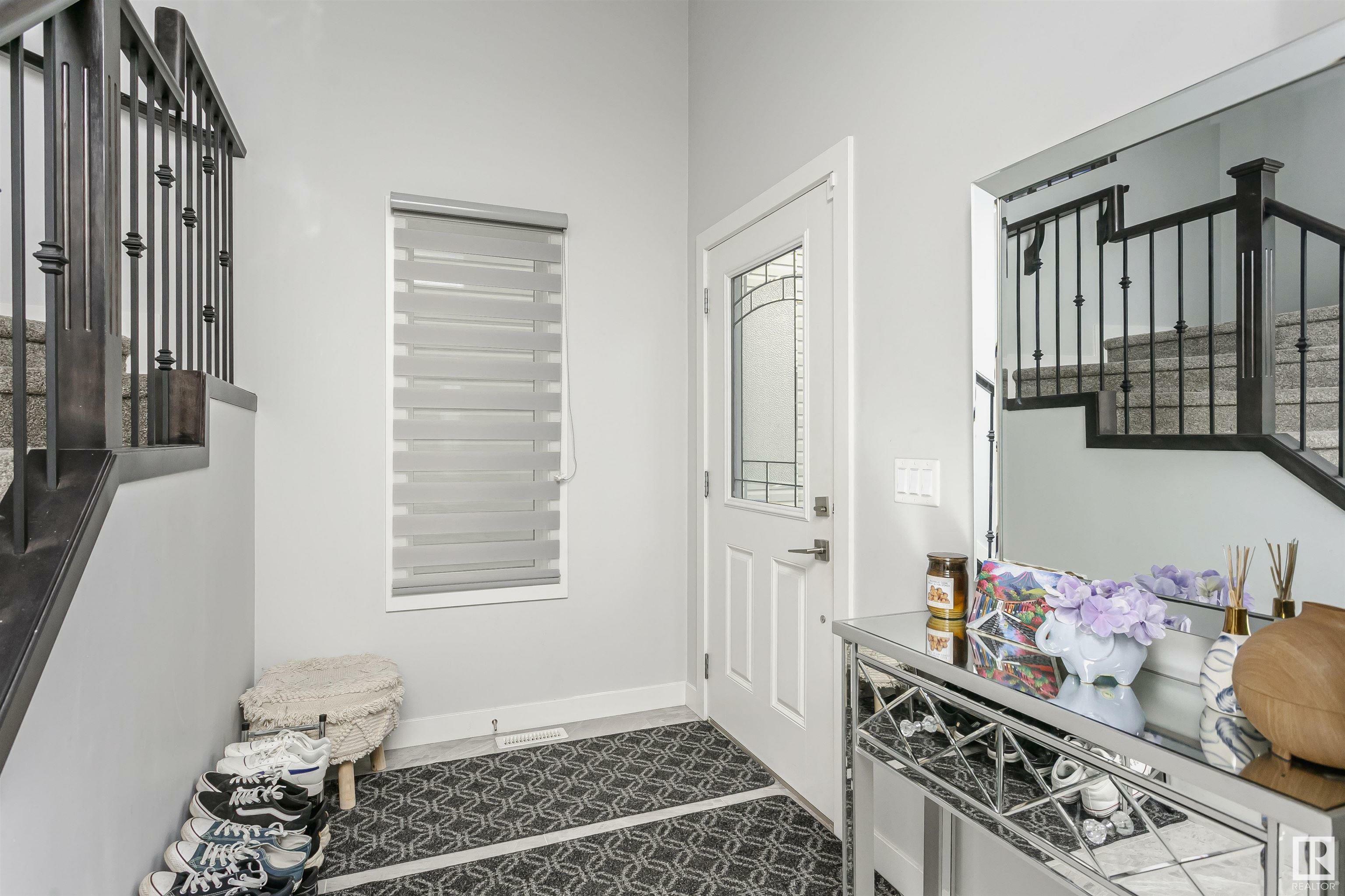 Photo de la propriété: 207 42 Avenue NW AB T6T 2C8