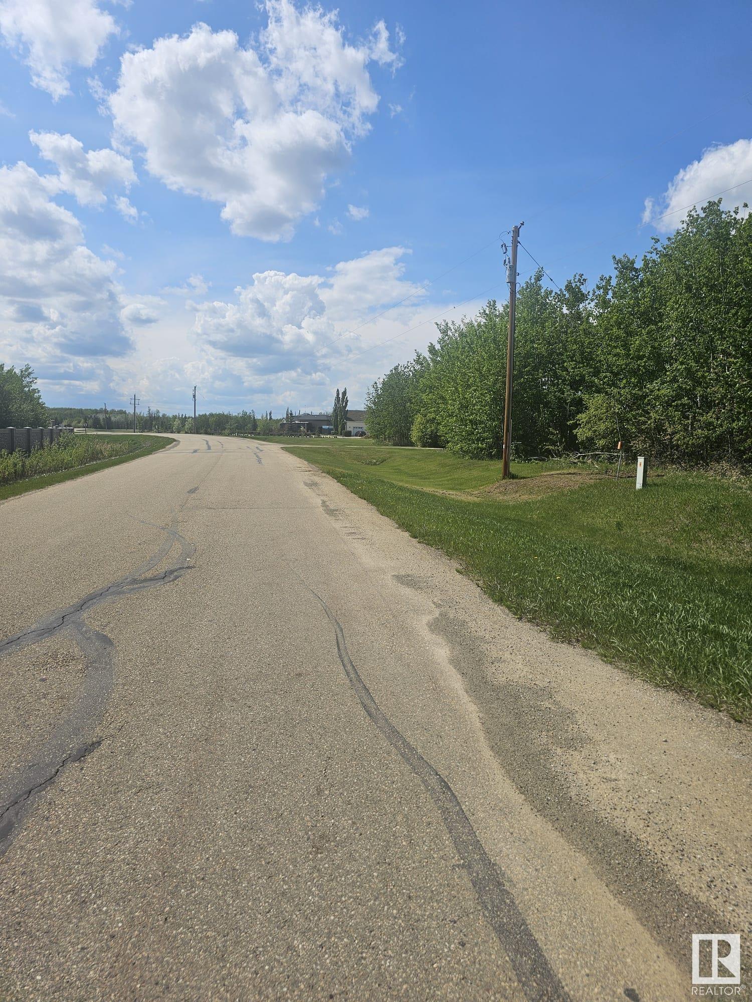 Property Photo:  12, 53521 Rge Rd 272  AB T7X 3M5 