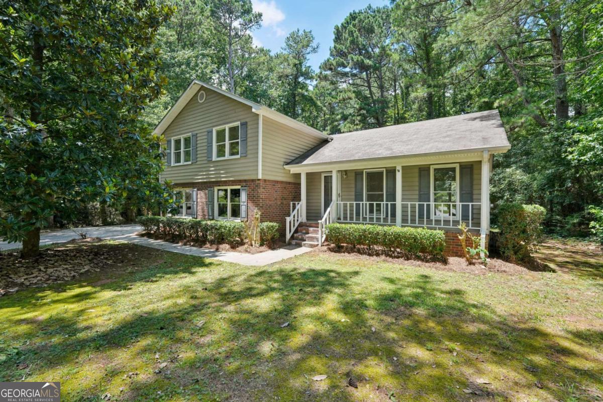 Property Photo:  125 Summit Court  GA 30214 