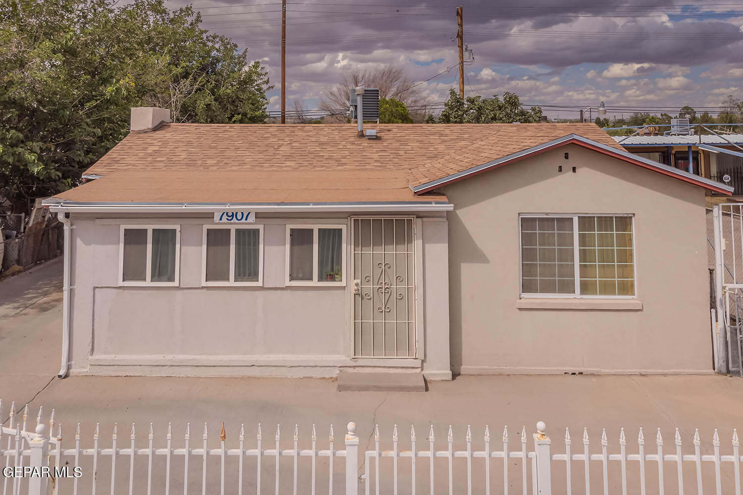 Property Photo: 7907 Alameda Avenue TX 79915