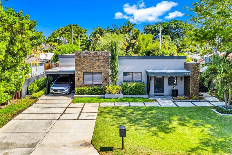 Property Photo: 1508 NE 18th Street FL 33305