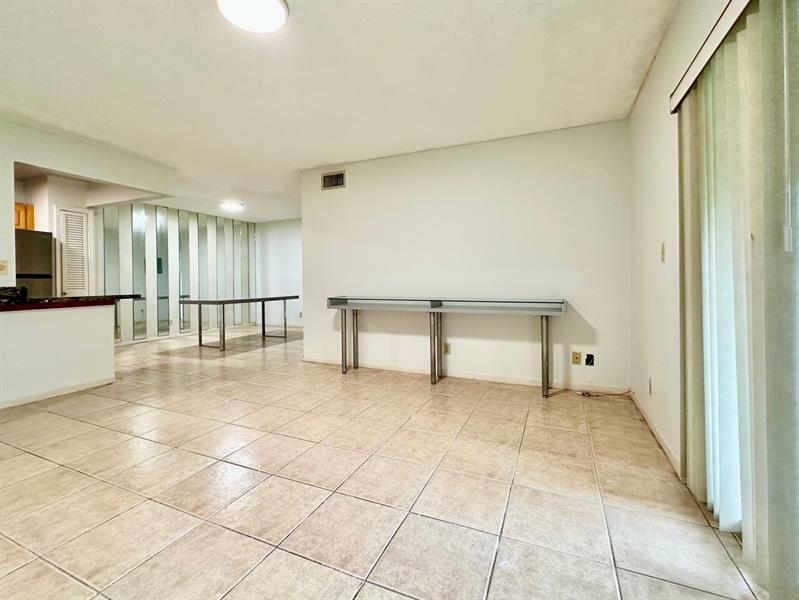 Property Photo: 1301 NW 12th Ave 418A FL 33486