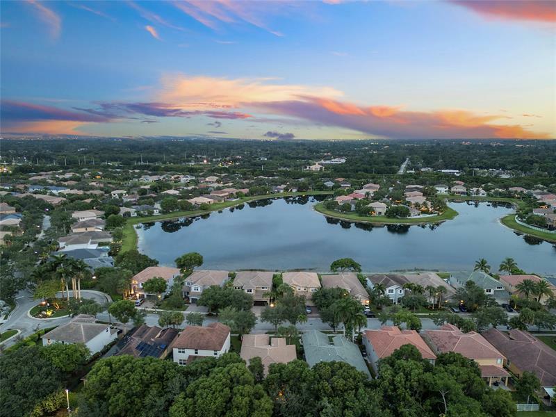 Property Photo: 19397 Stonebrook St FL 33332