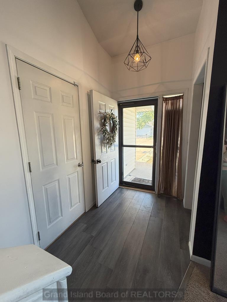 Property Photo: 805 14th St NE 68826