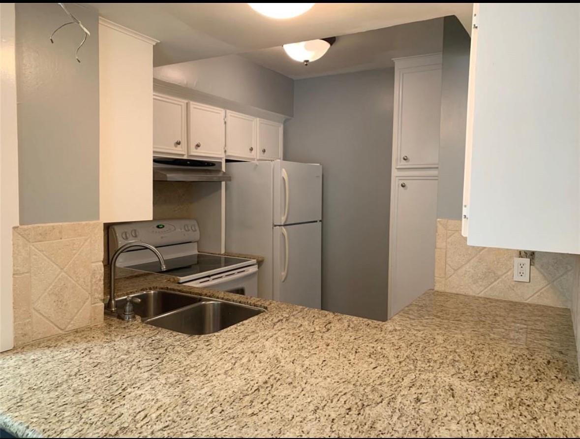 Property Photo: 6483 Bayou Glen Road TX 77057