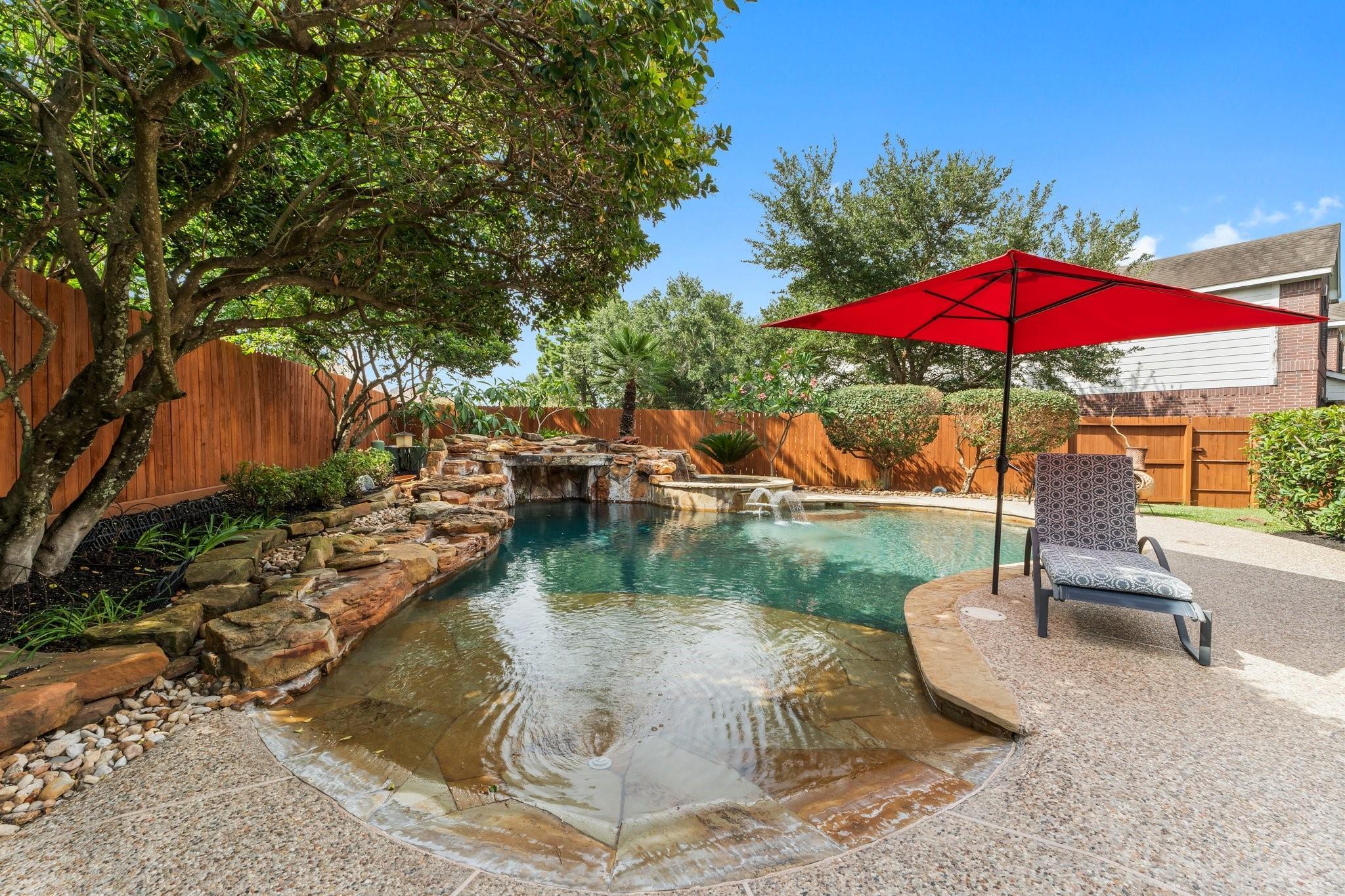 Property Photo: 819 Flanners Court TX 77373