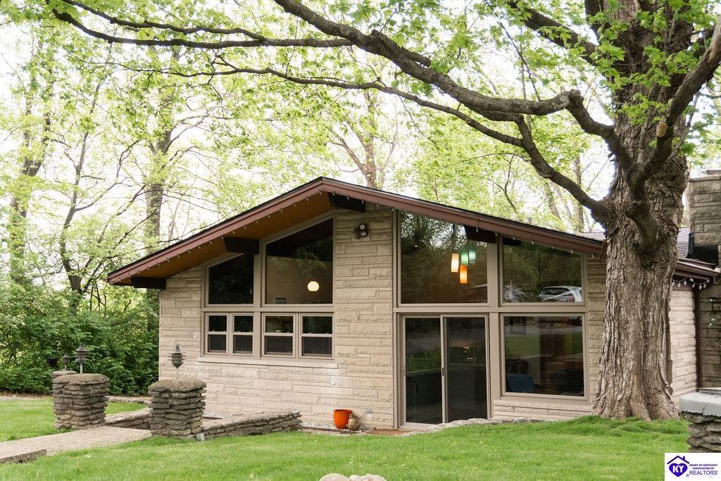 Property Photo:  6804 Old Briscoe Ln  KY 40228 