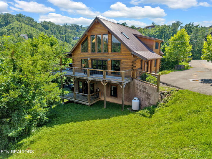 Property Photo:  710 Pinecrest Court  TN 37738 