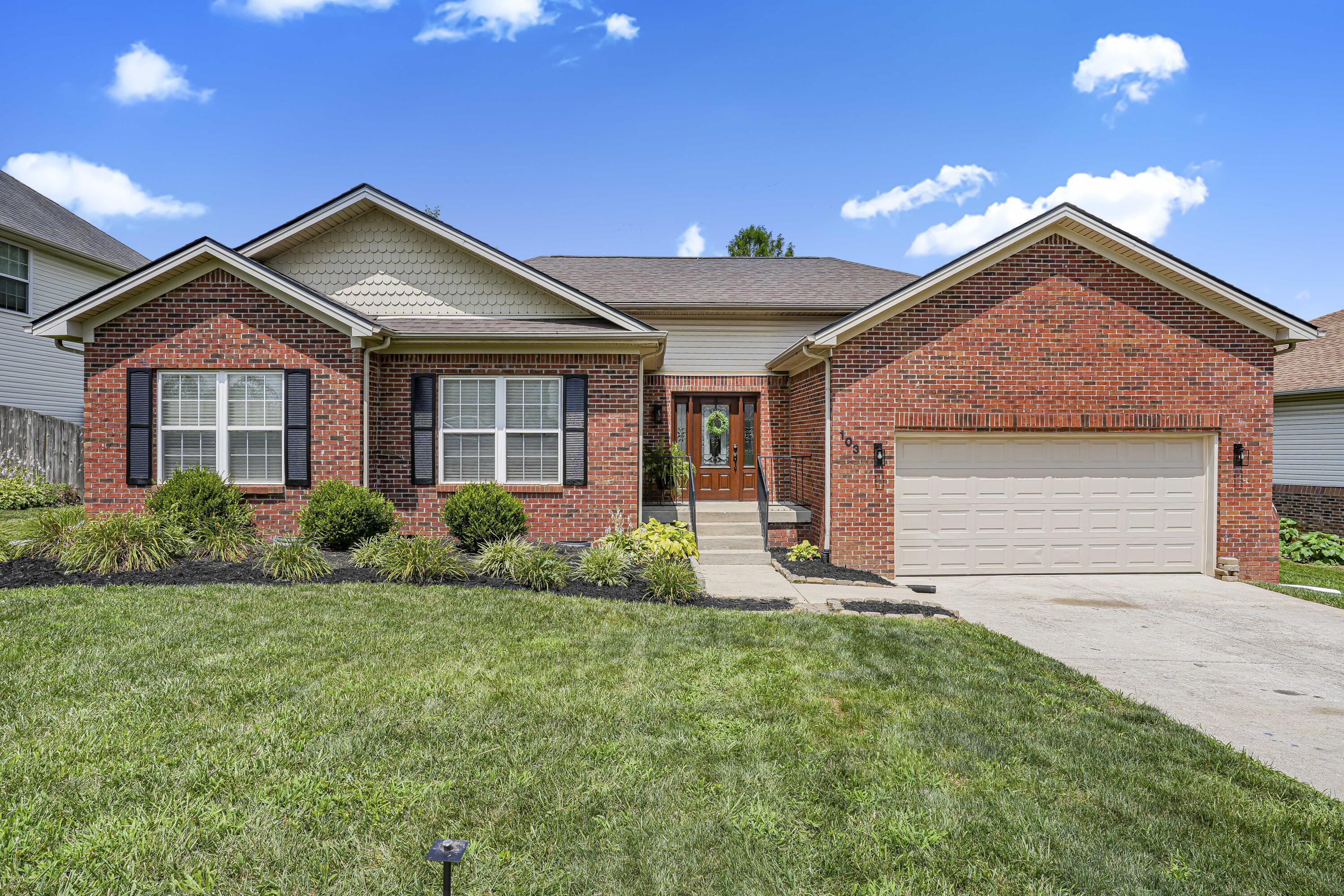 Property Photo: 103 Santa Barbara Boulevard KY 40324