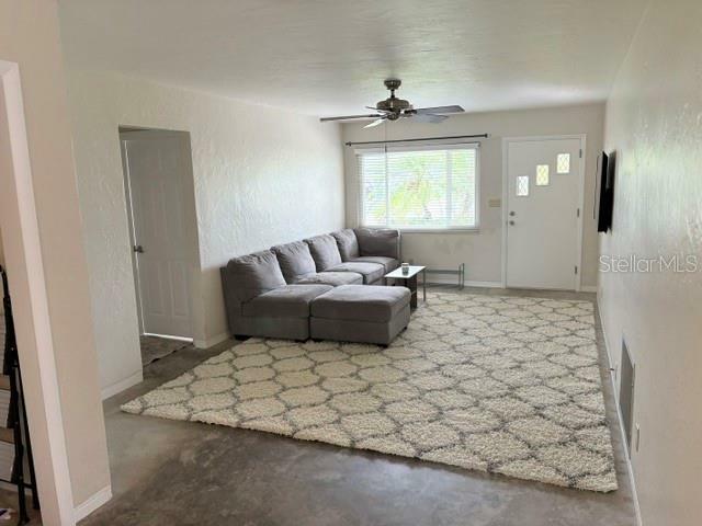 Property Photo: 5635 20th Avenue N FL 33710