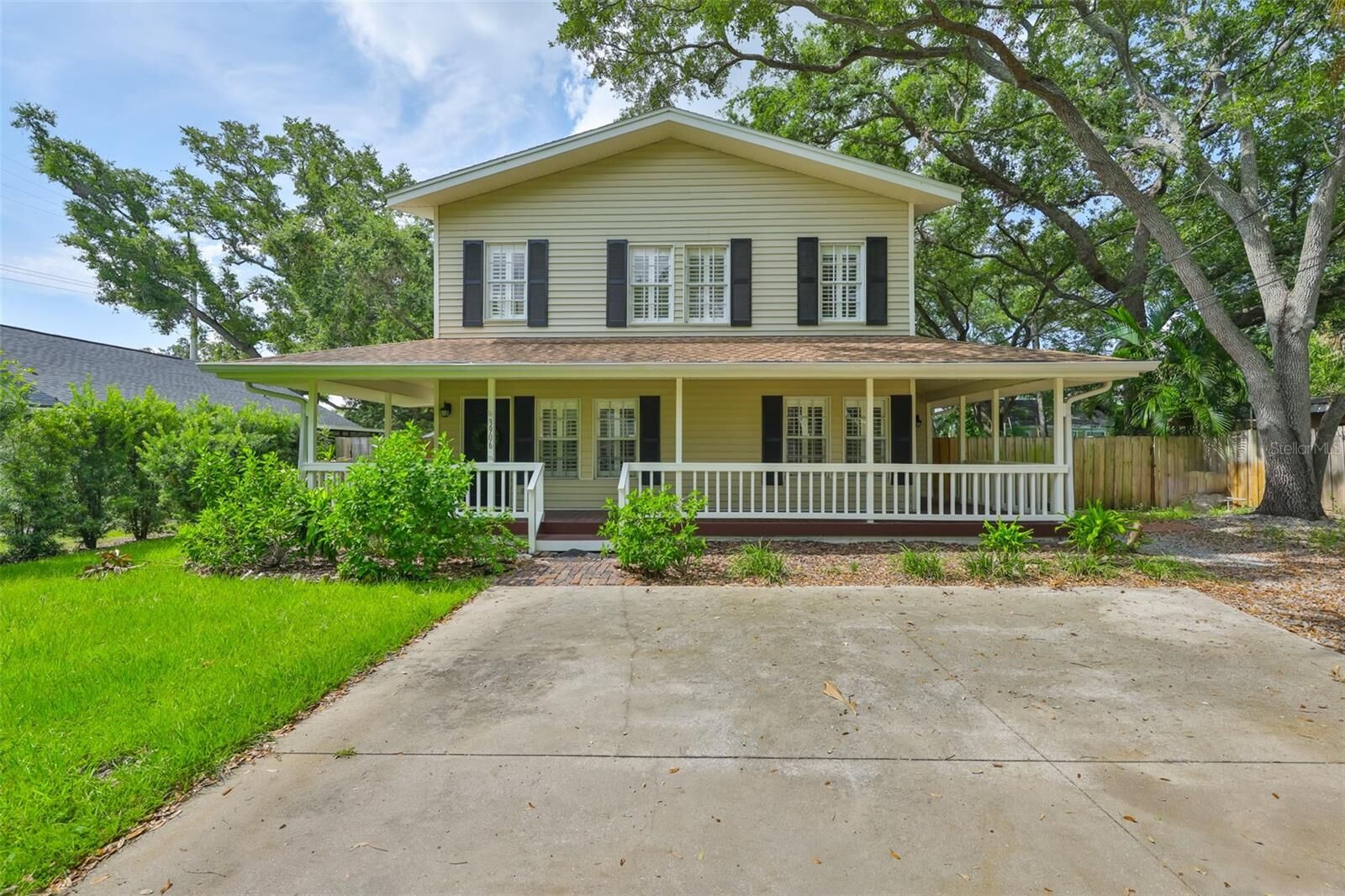 Property Photo: 3906 W San Luis Street FL 33629