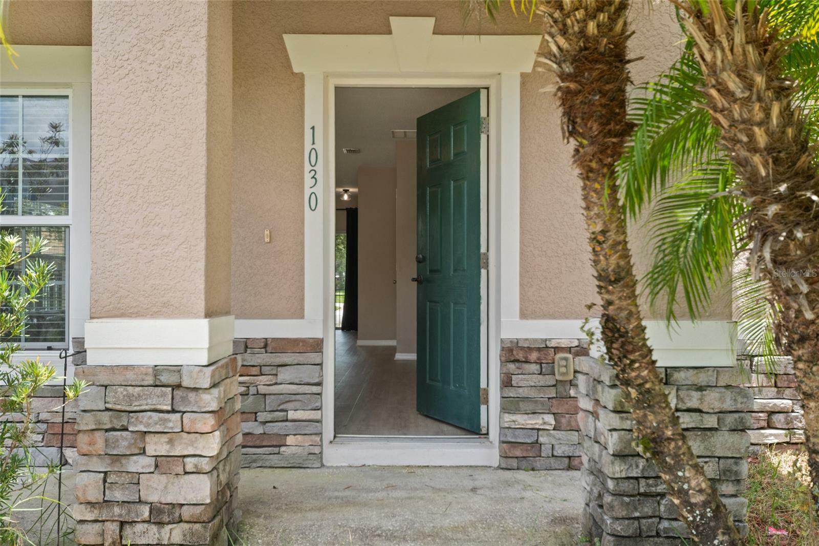 Property Photo: 1030 Bending Oak Trail FL 34787