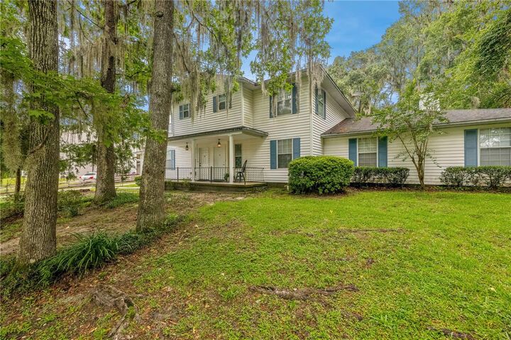 Property Photo: 2720 NW 104th Court C FL 32606