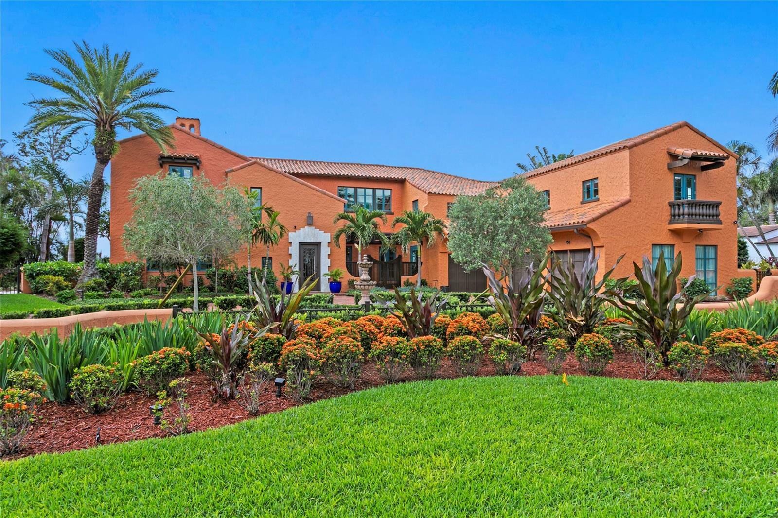 Property Photo: 501 Brightwaters Boulevard NE FL 33704