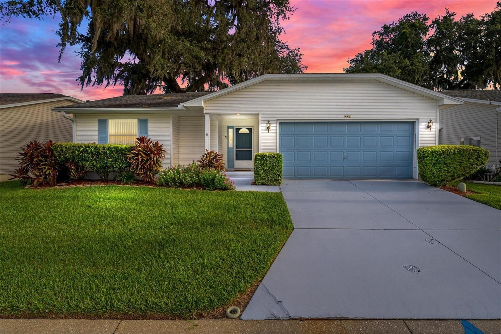 Property Photo: 651 Timbercrest Drive FL 34748