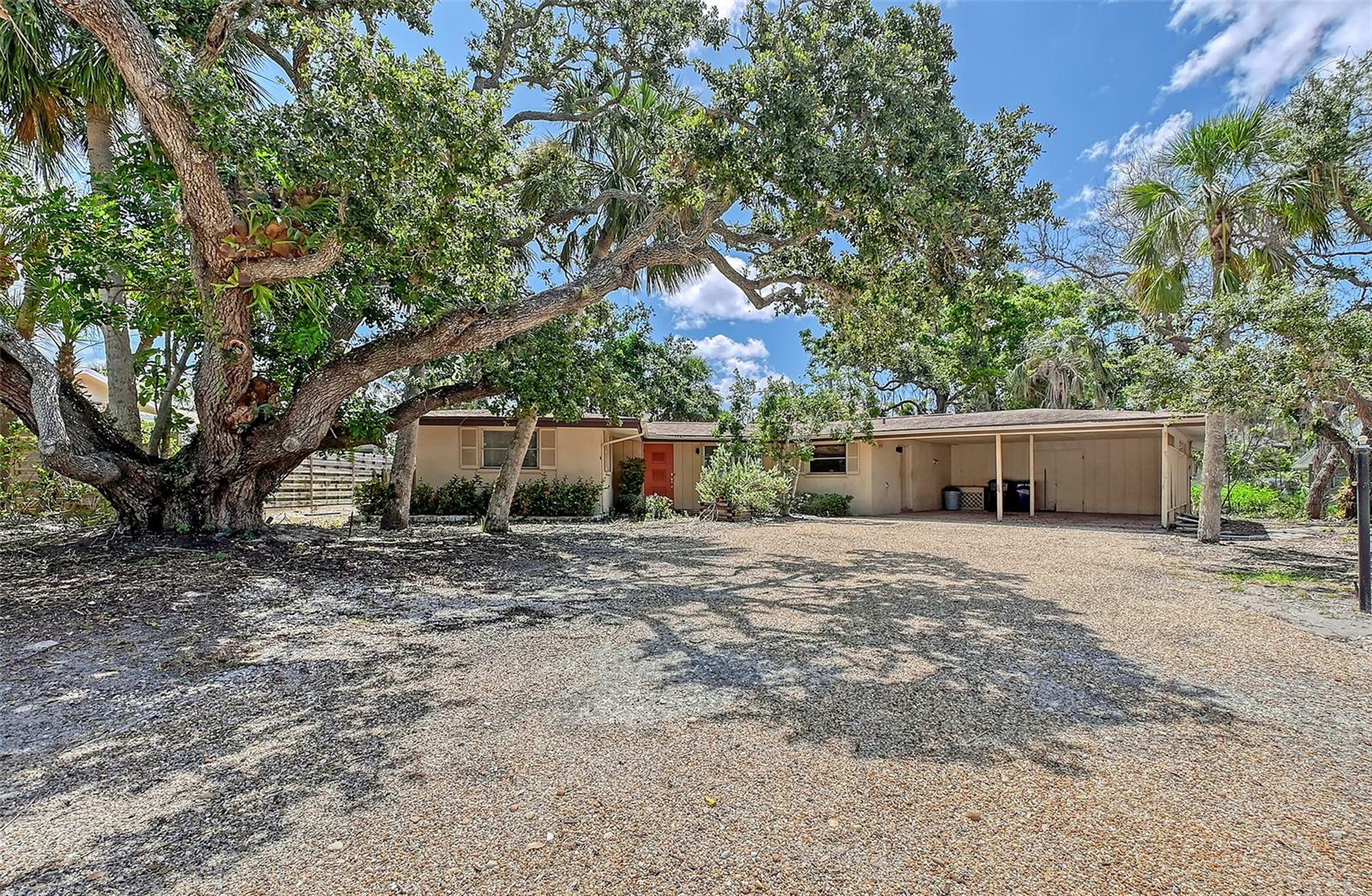 Property Photo: 5587 Shadow Lawn Drive FL 34242