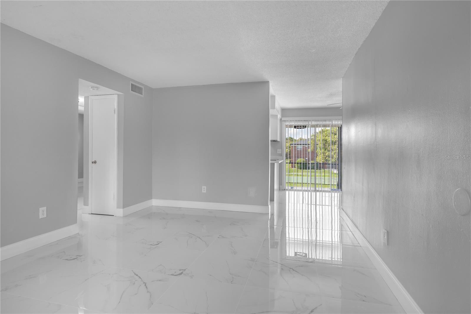 Property Photo: 5325 Curry Ford Road D203 FL 32812
