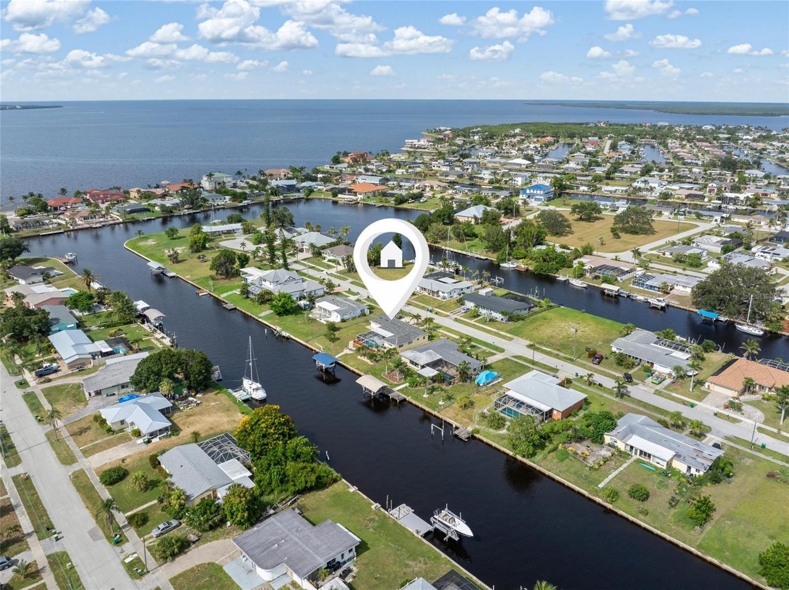 Property Photo: 141 Baldwin Court SE FL 33952