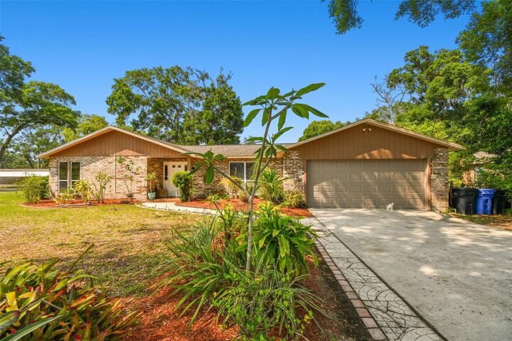Property Photo: 2222 Arch McDonald Drive FL 33527