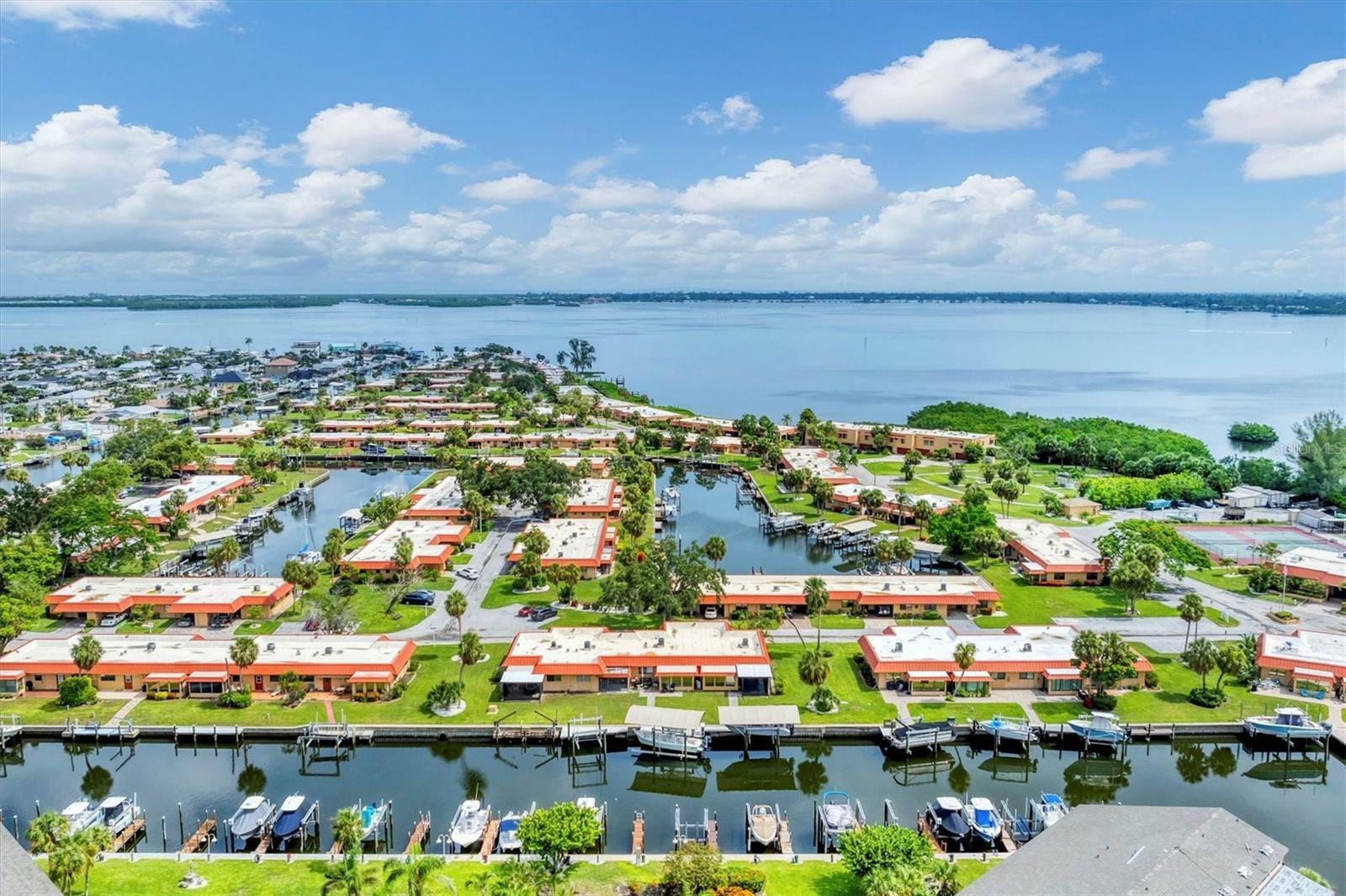 Property Photo:  9519 Valencia Cove  FL 34210 